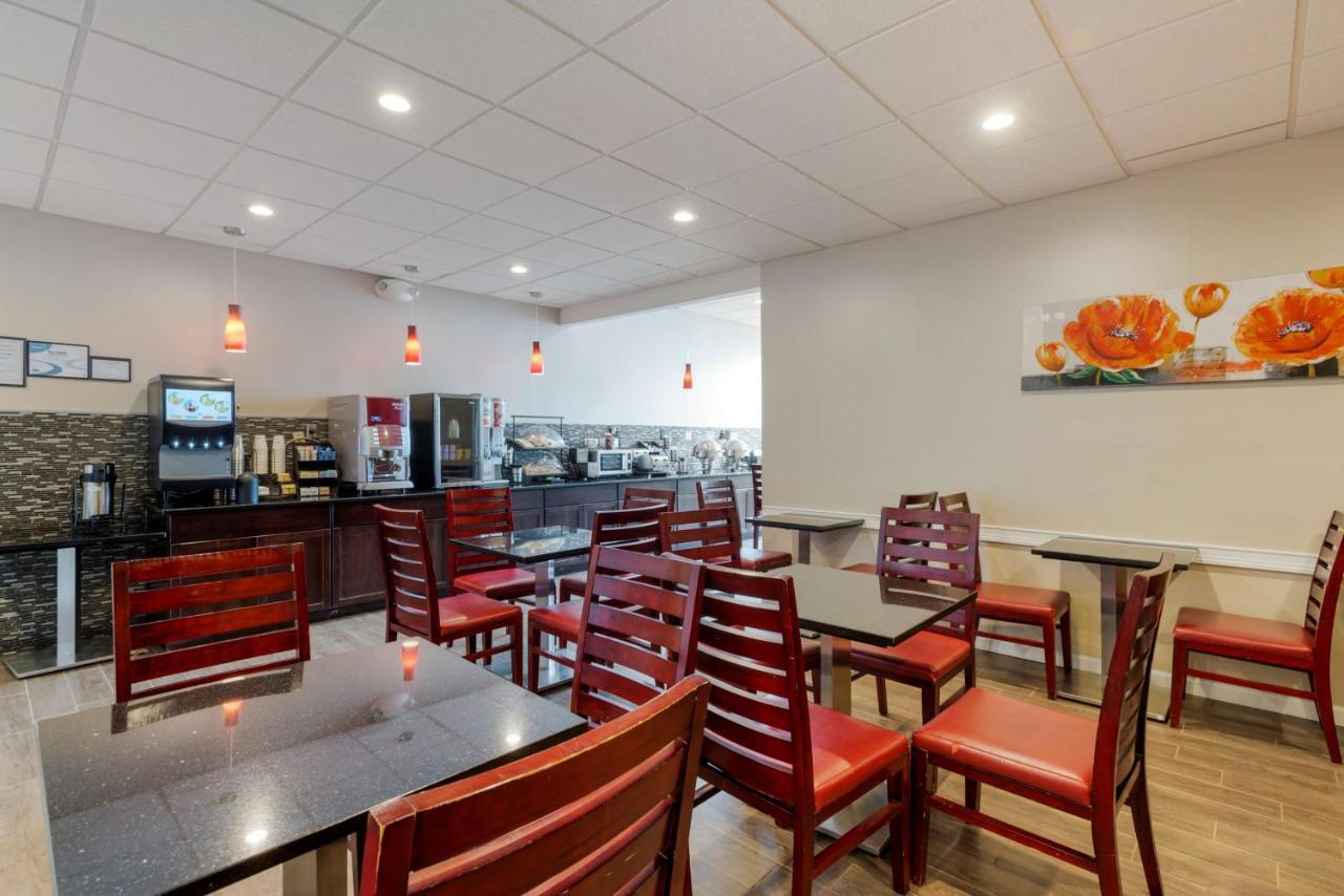 Best Western Plus Poconos Tannersville Bagian luar foto