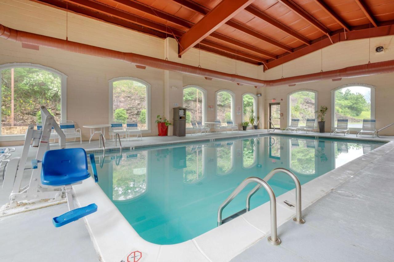 Best Western Plus Poconos Tannersville Bagian luar foto