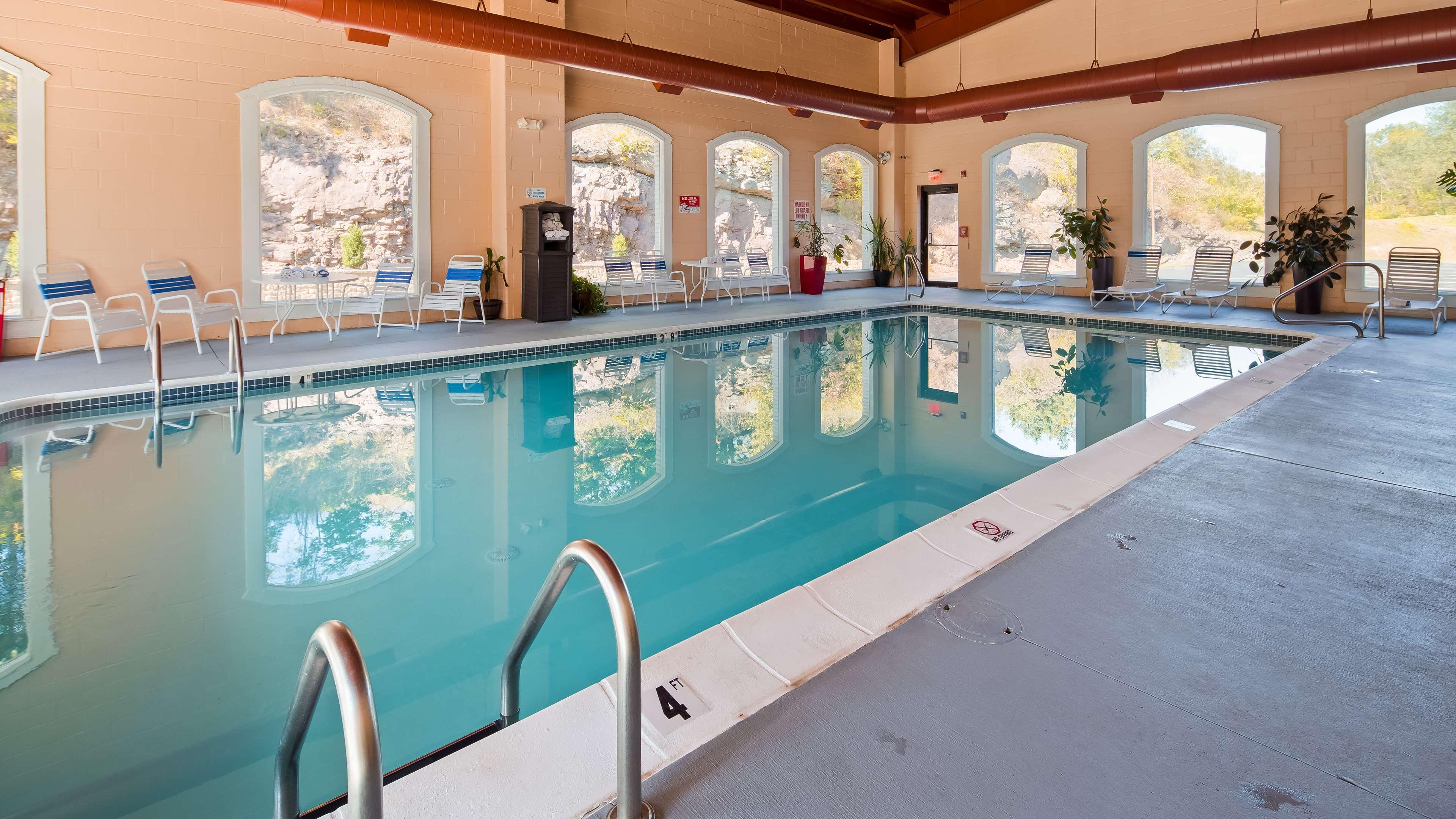 Best Western Plus Poconos Tannersville Bagian luar foto