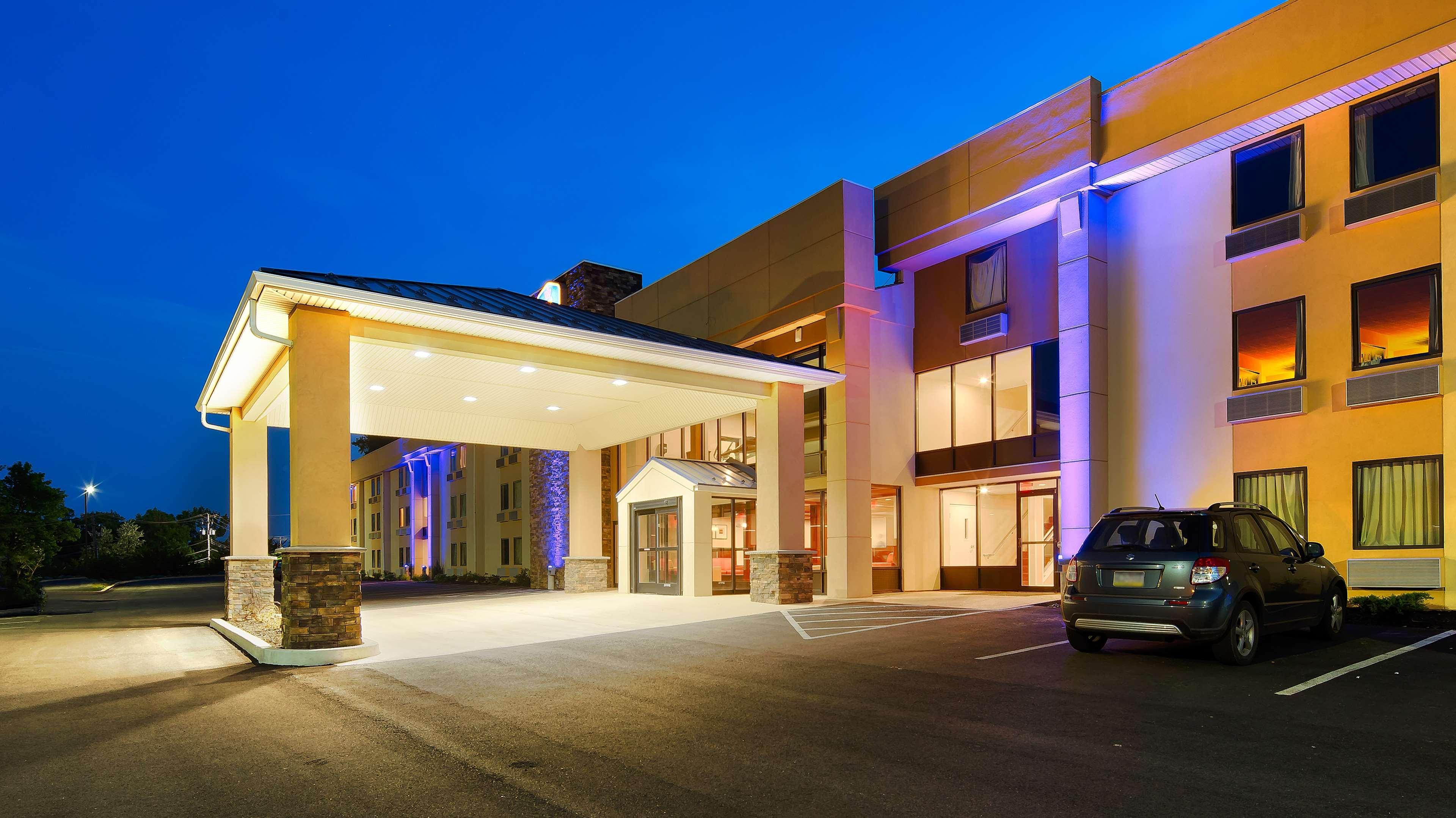 Best Western Plus Poconos Tannersville Bagian luar foto