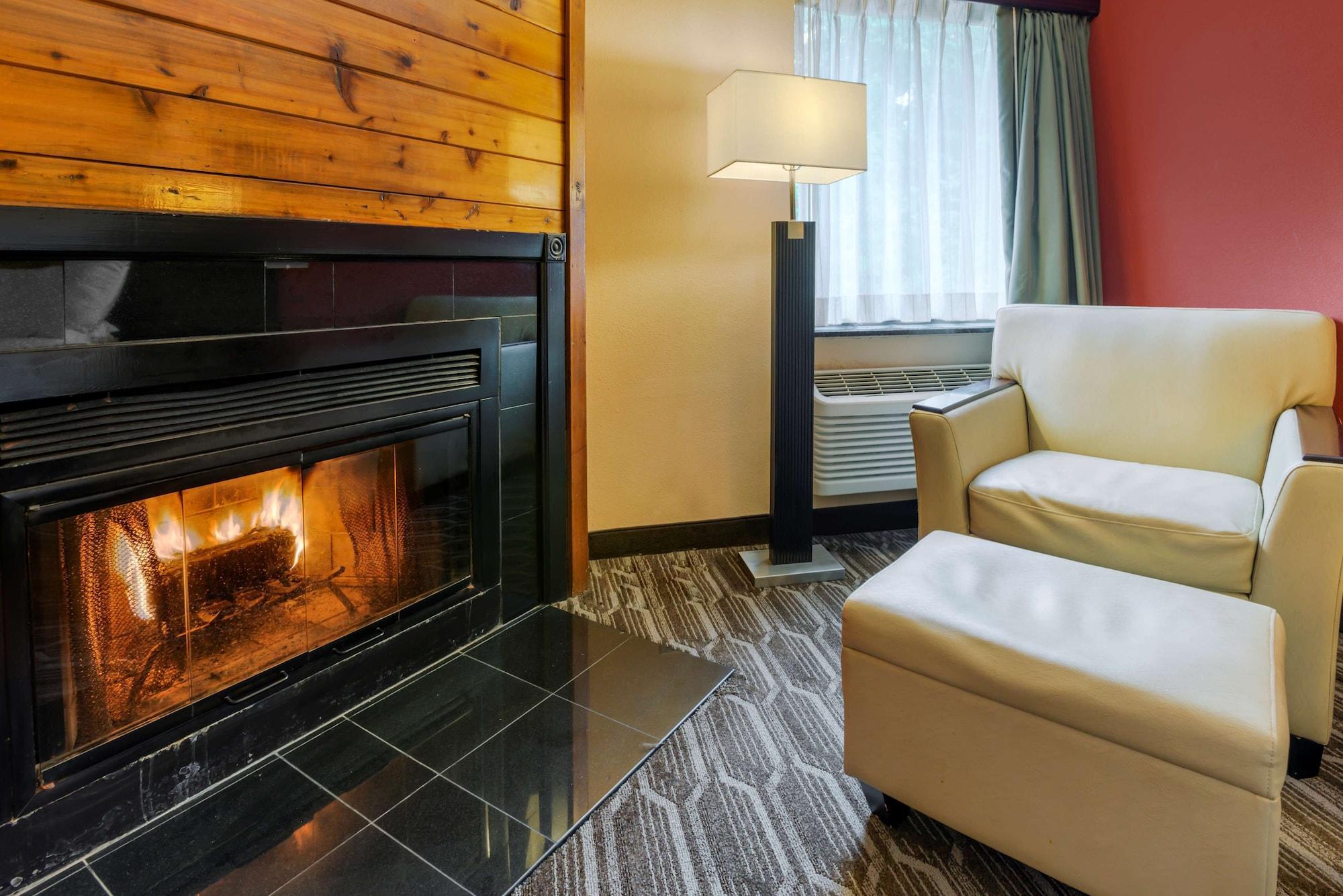 Best Western Plus Poconos Tannersville Bagian luar foto