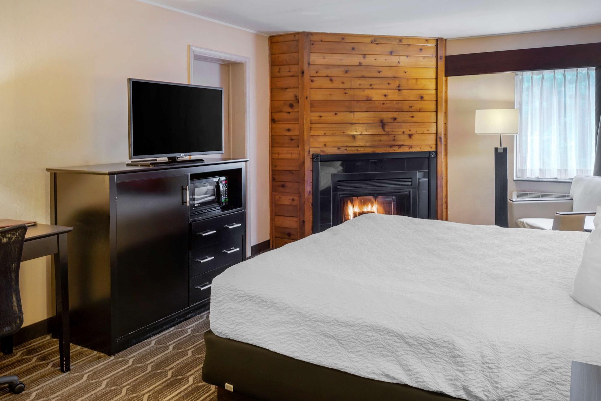 Best Western Plus Poconos Tannersville Bagian luar foto